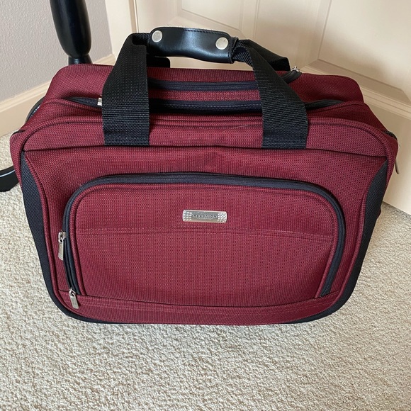 kenneth cole reaction underseat luggage
